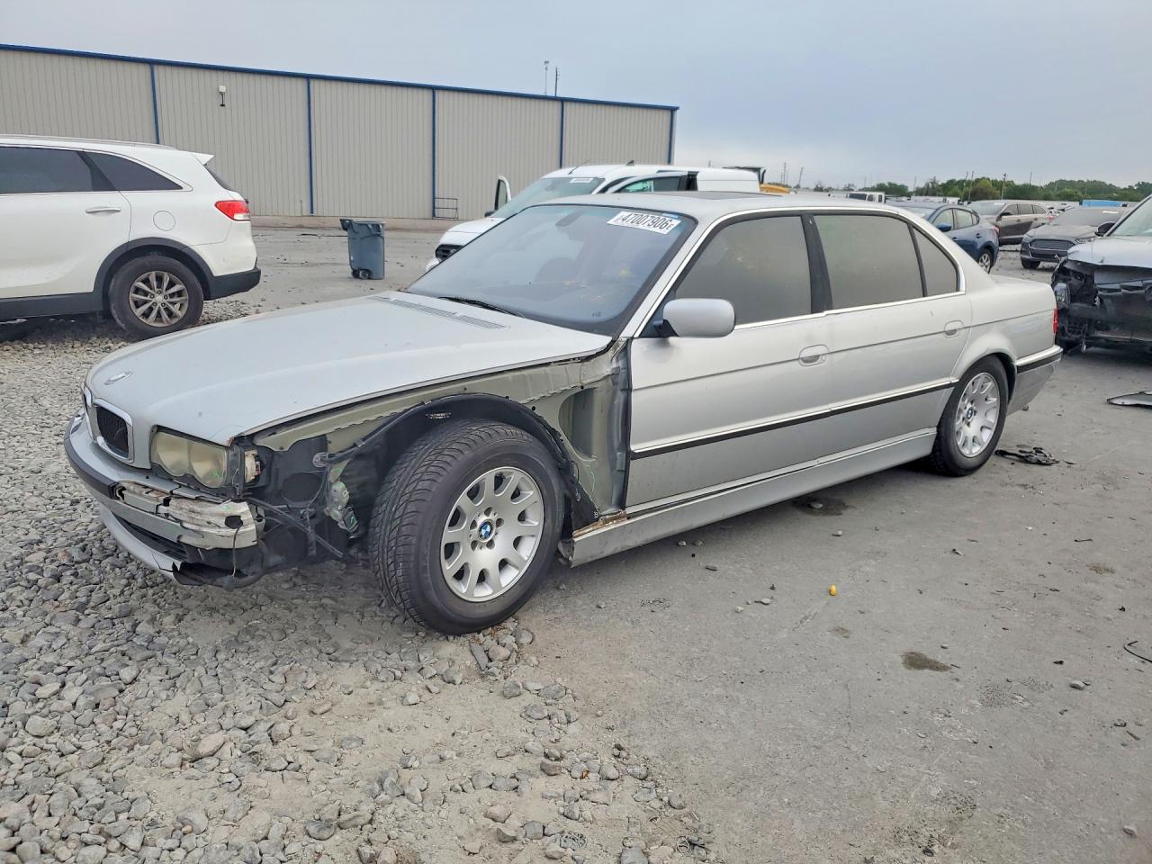BMW 740 2001