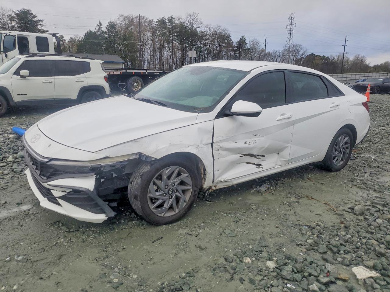 HYUNDAI ELANTRA 2024