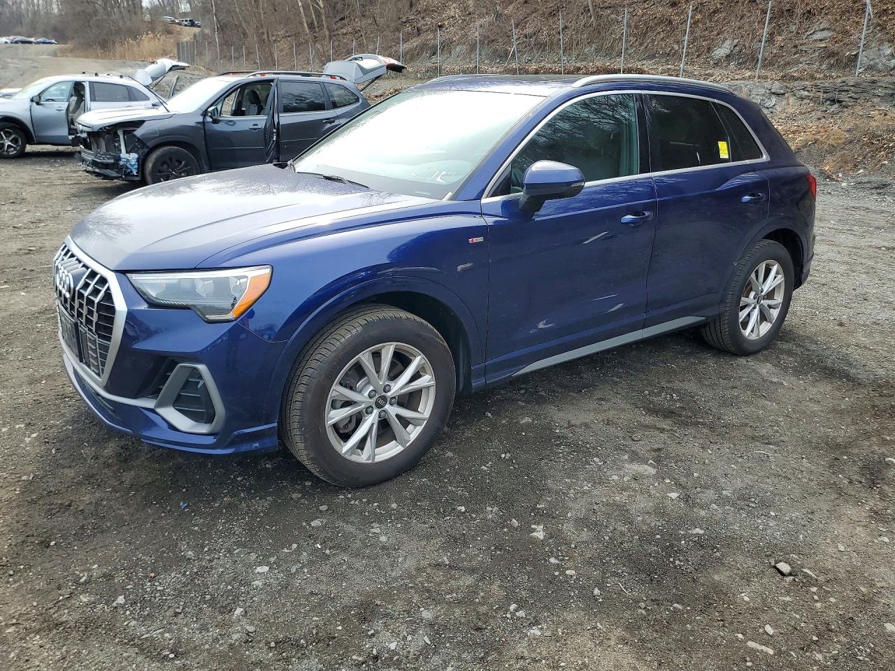 AUDI Q3 2021