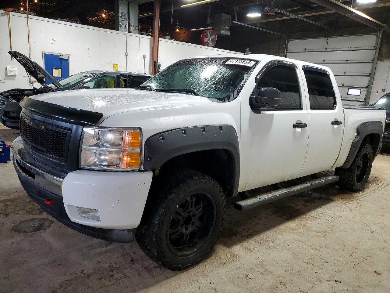 CHEVROLET SILVERADO 2011
