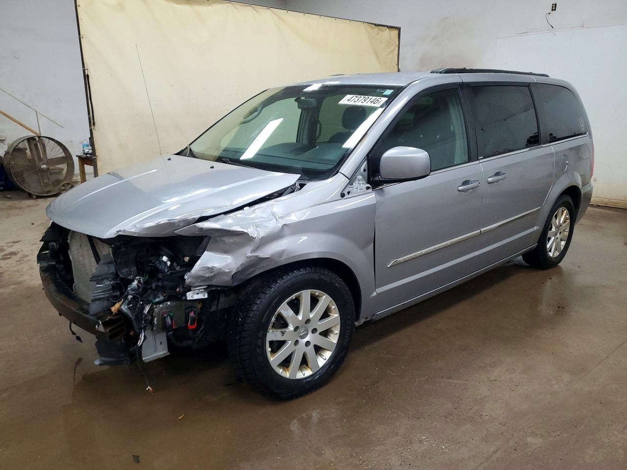 CHRYSLER TOWN & COUNTRY 2014