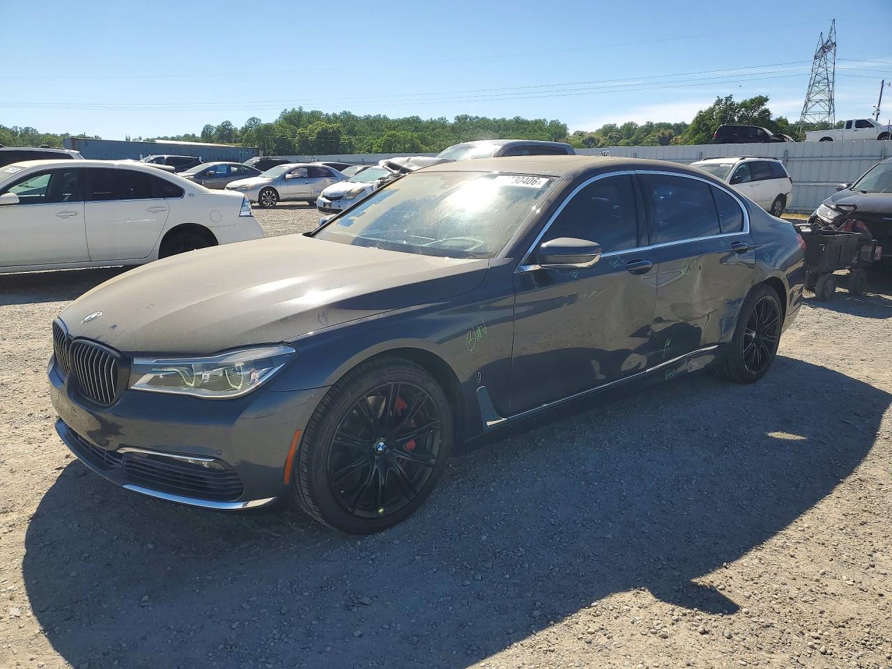 BMW 750 2016