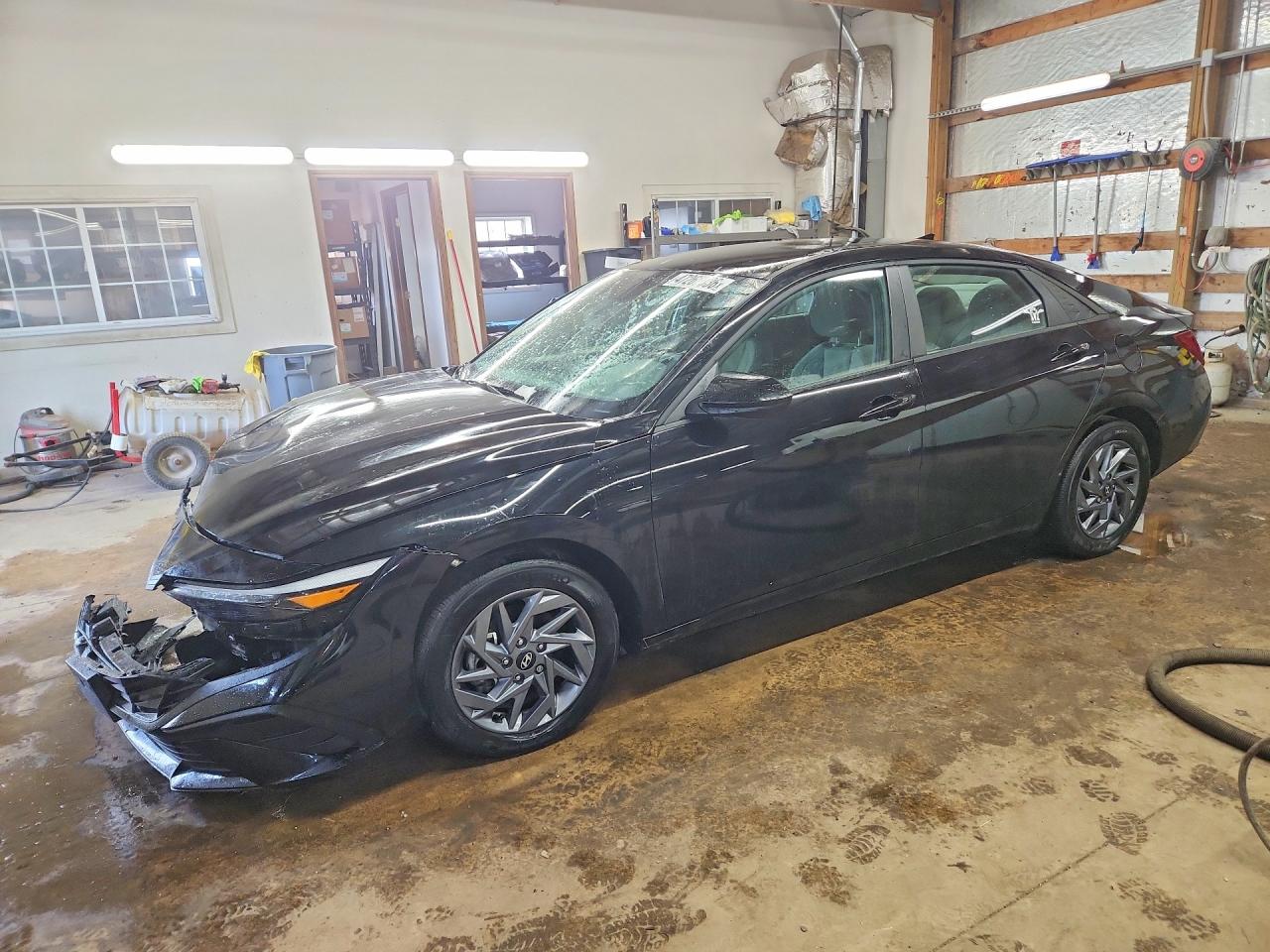 HYUNDAI ELANTRA HYBRID 2024