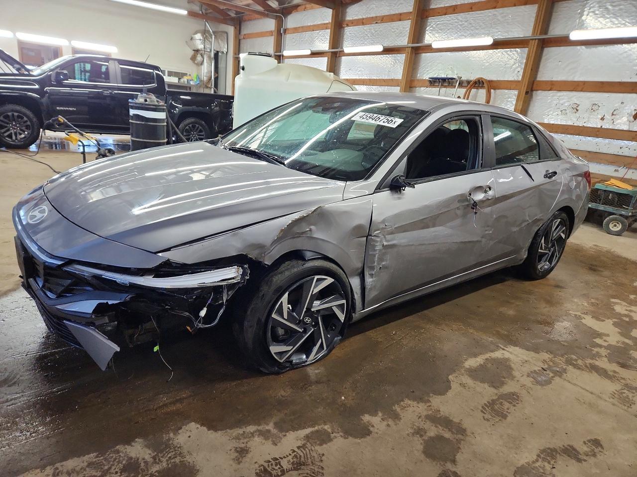 HYUNDAI ELANTRA 2025