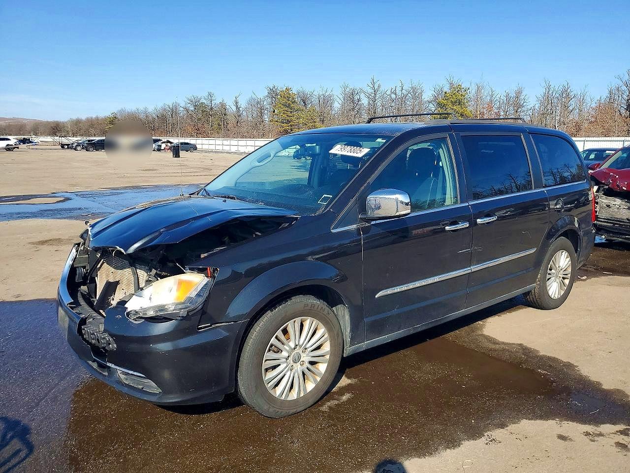 CHRYSLER TOWN & COUNTRY 2013