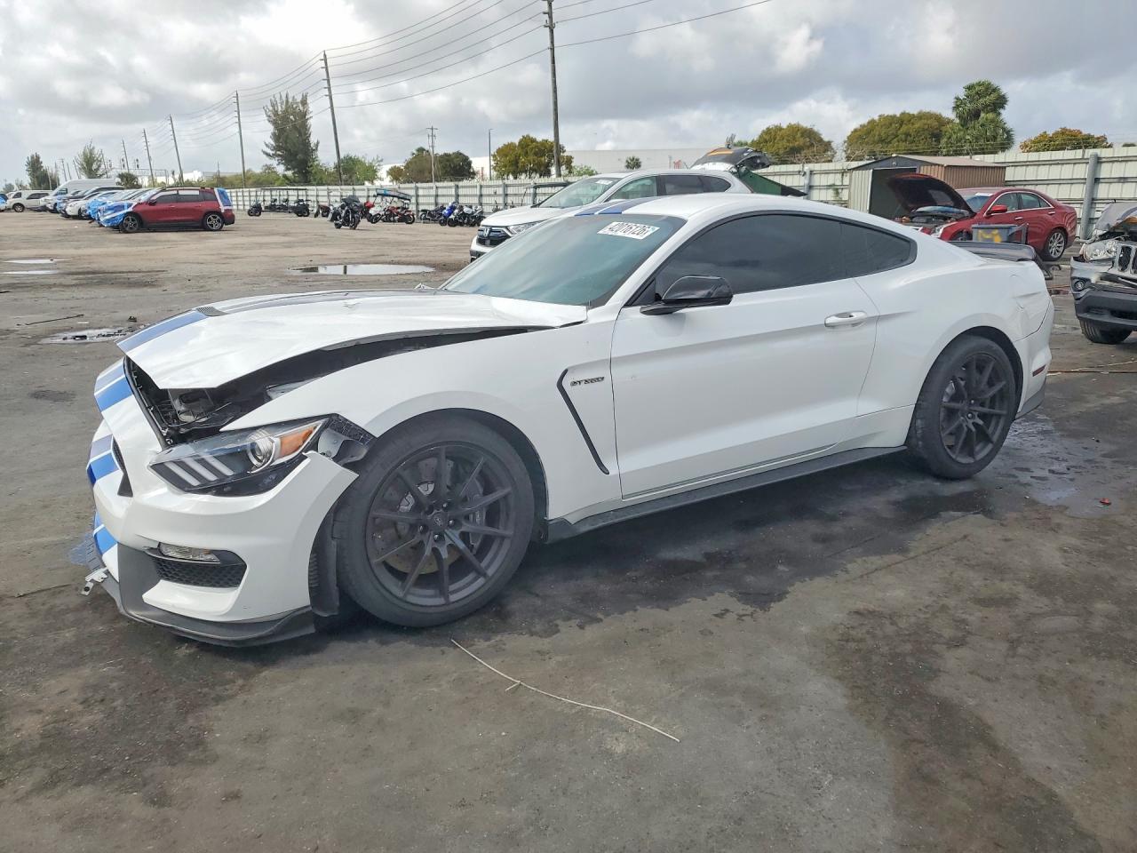 FORD MUSTANG 2017
