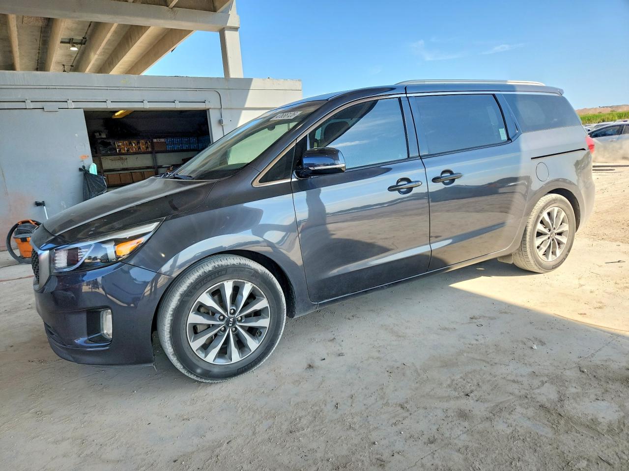 KIA SEDONA 2015