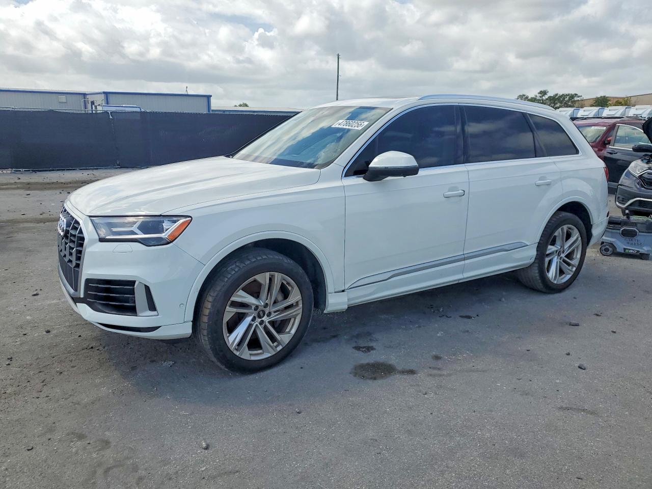 AUDI Q7 2021