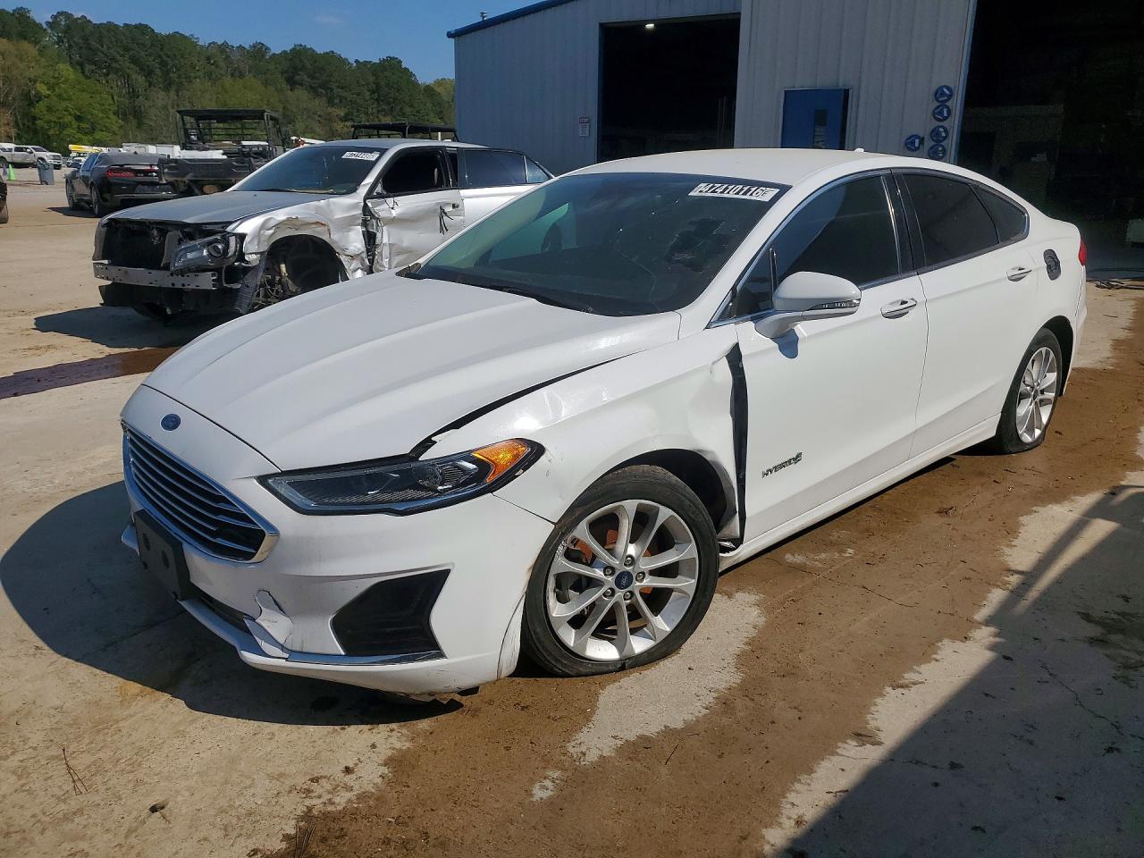FORD FUSION 2019