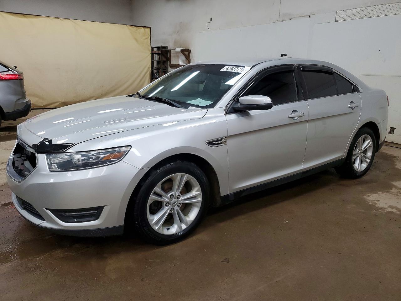 FORD TAURUS 2015
