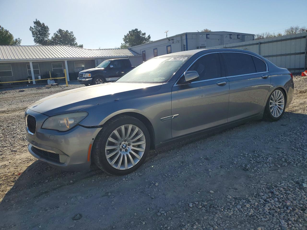 BMW 750 2012