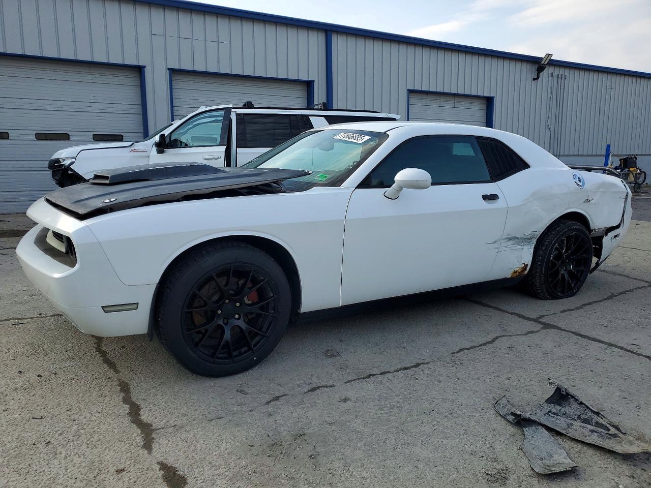 DODGE CHALLENGER 2013