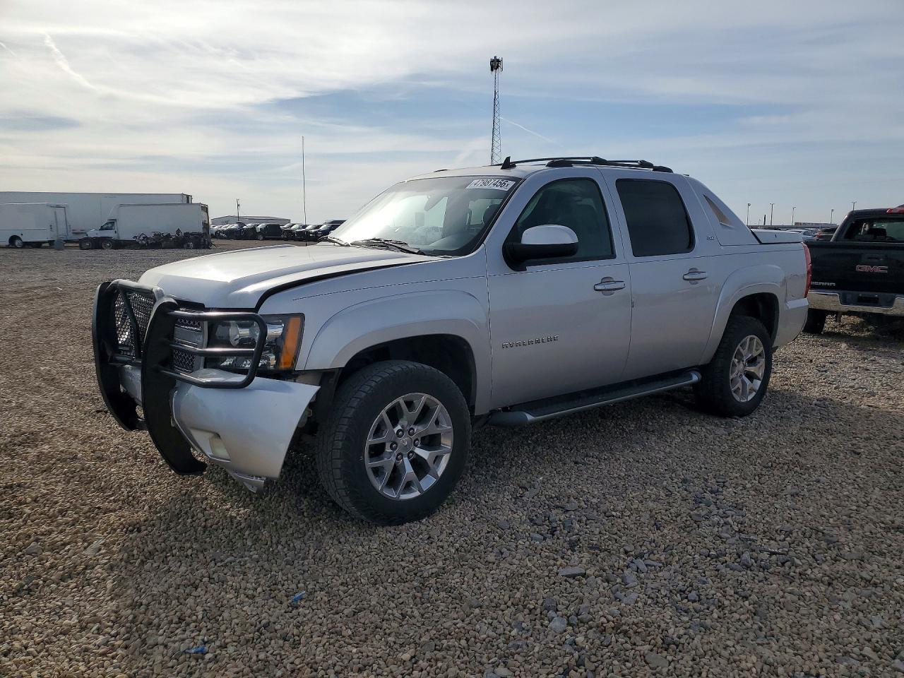 CHEVROLET AVALANCHE 2011
