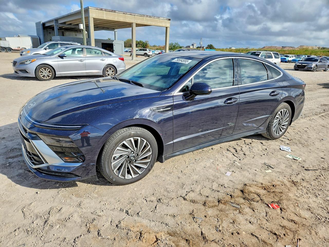 HYUNDAI SONATA HYBRID 2024