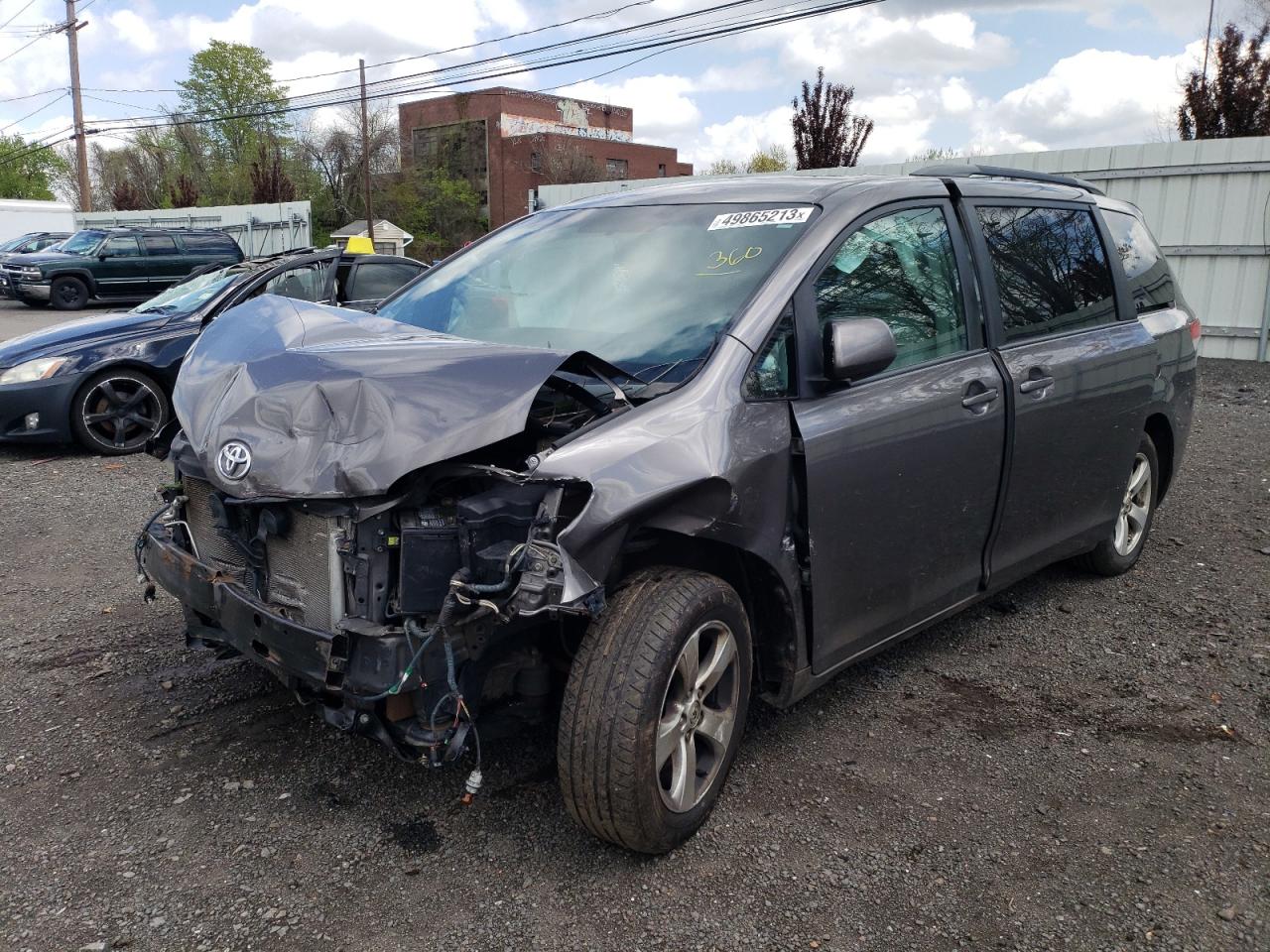 TOYOTA SIENNA 2013