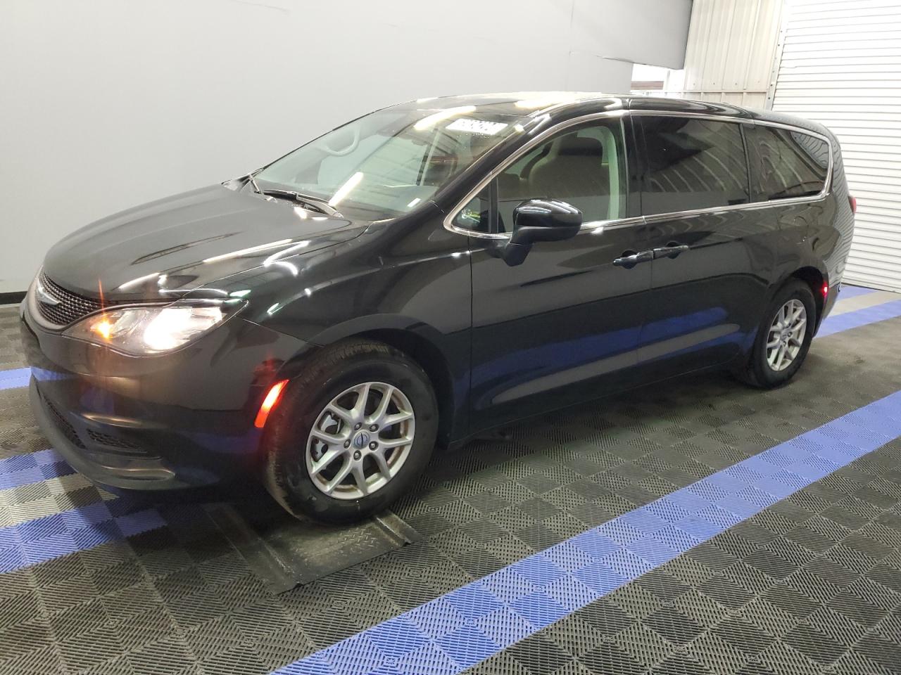 CHRYSLER VOYAGER LX 2023