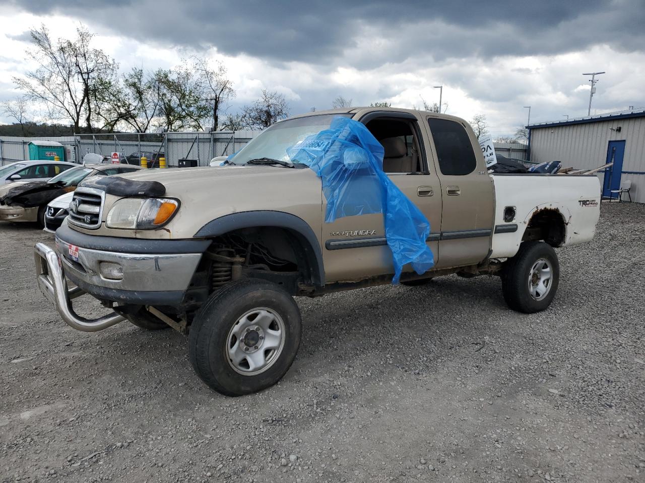 TOYOTA TUNDRA ACC 2002