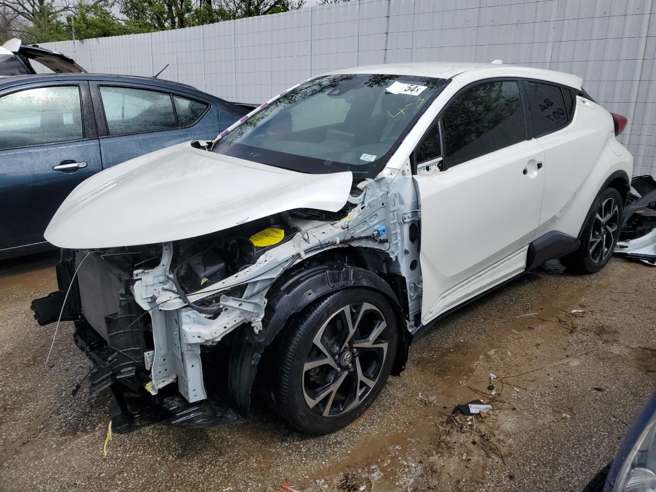 TOYOTA C-HR XLE 2019