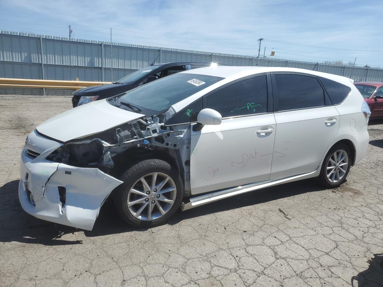 TOYOTA PRIUS V 2012