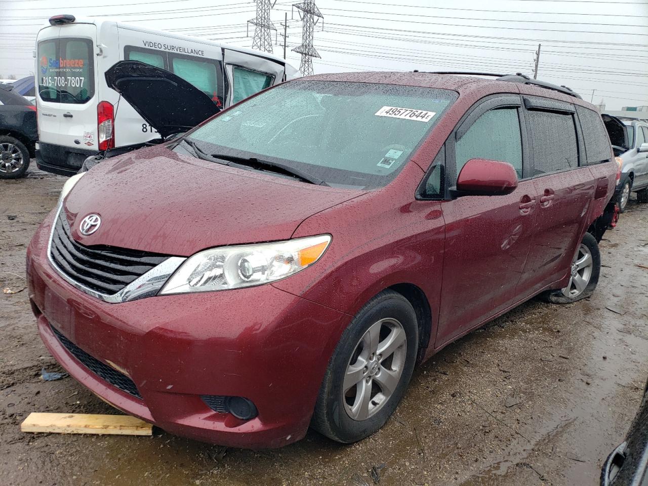 TOYOTA SIENNA LE 2014