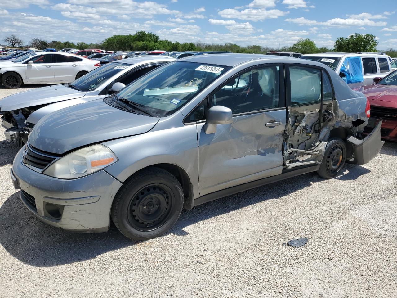 NISSAN VERSA 2010