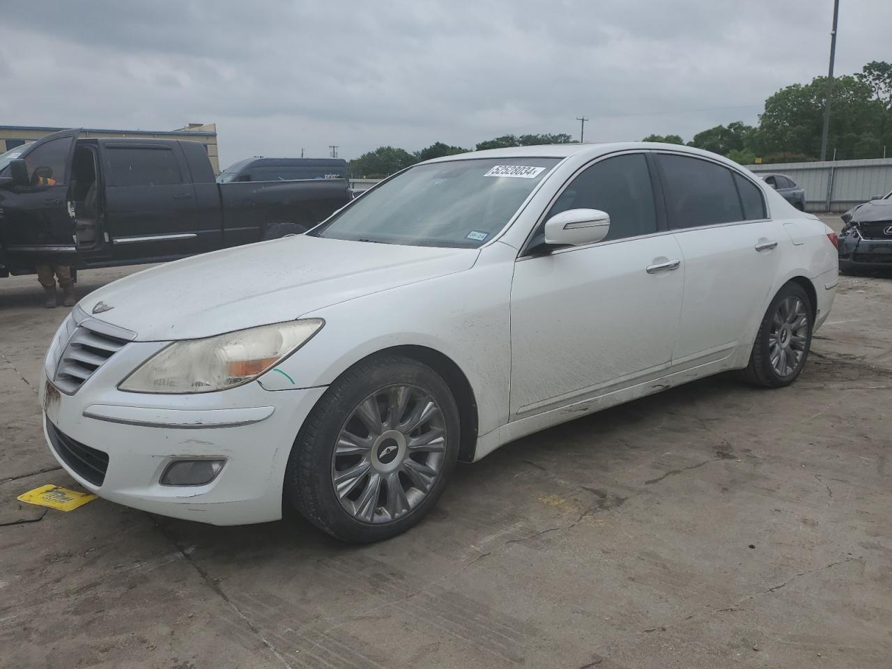 HYUNDAI GENESIS 3. 2010