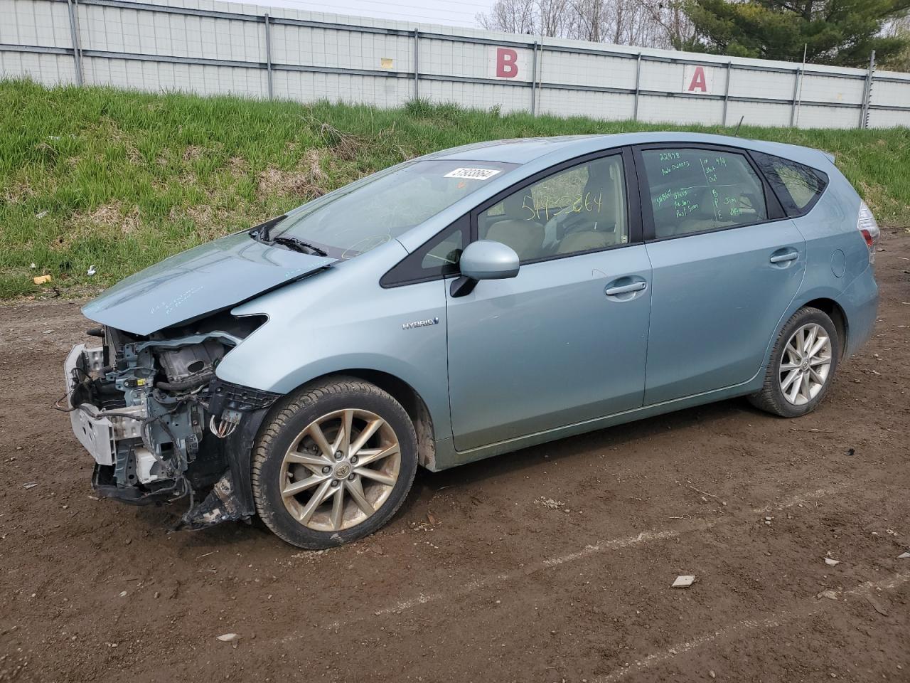 TOYOTA PRIUS V 2014