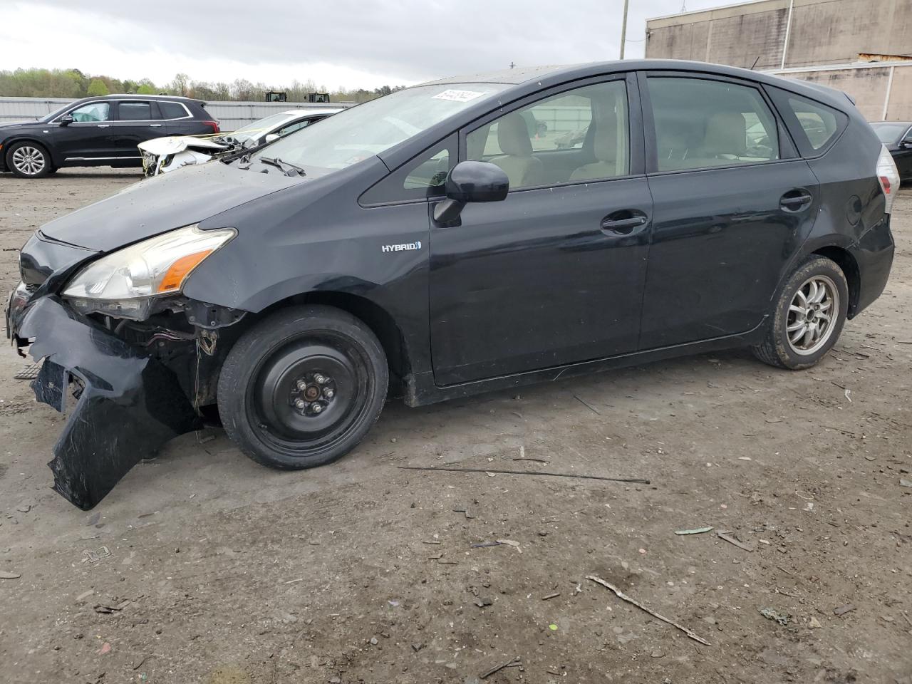 TOYOTA PRIUS V 2014