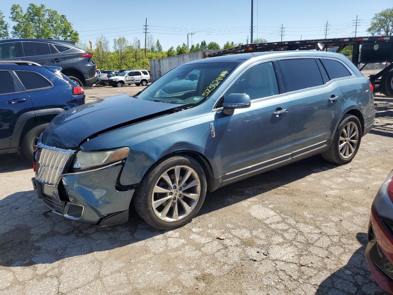 LINCOLN MKT 2010