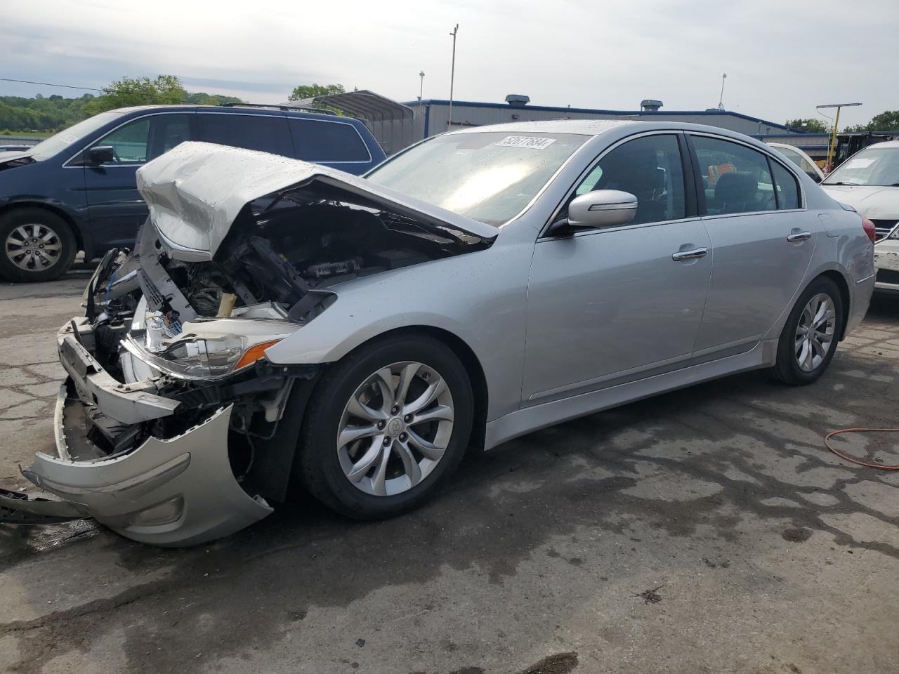 HYUNDAI GENESIS 3. 2012