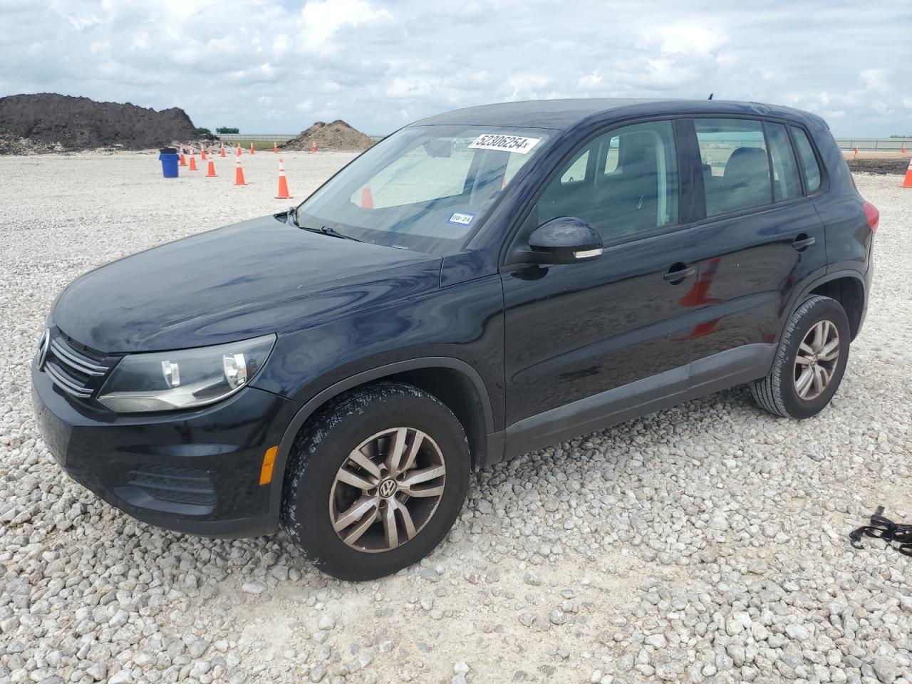 VOLKSWAGEN TIGUAN S 2013