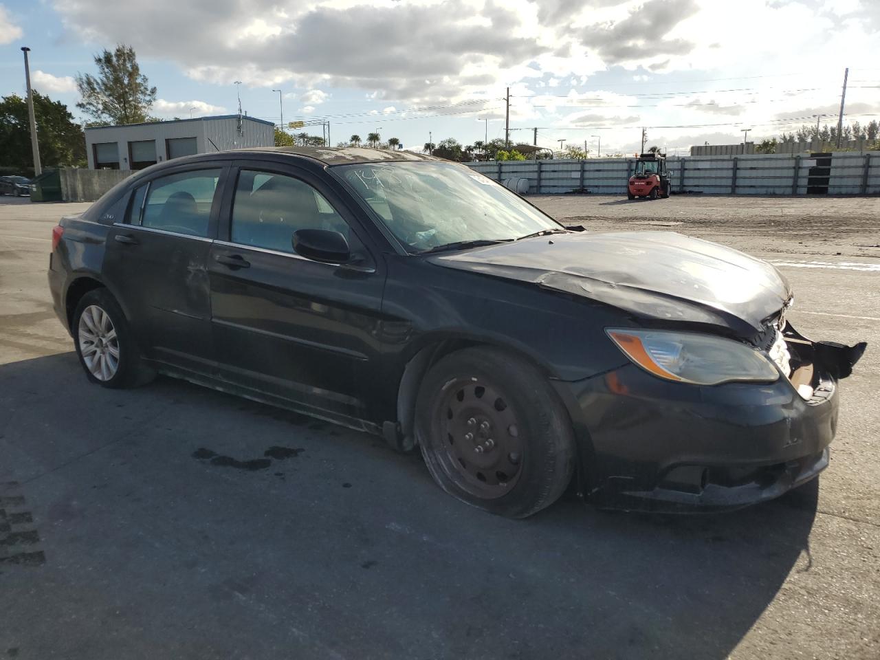 CHRYSLER 200 LX 2012