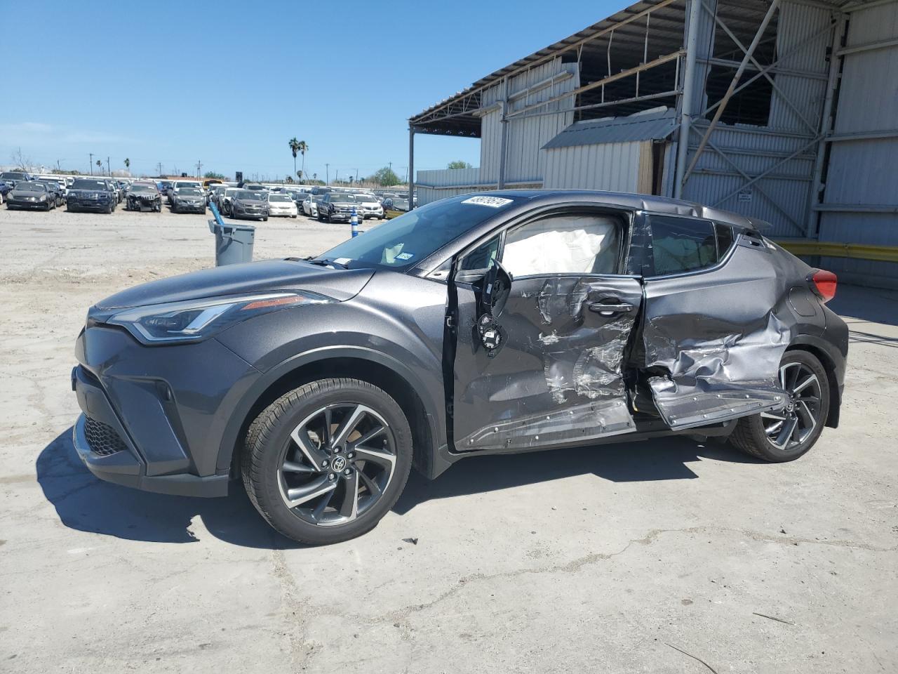 TOYOTA C-HR XLE 2021