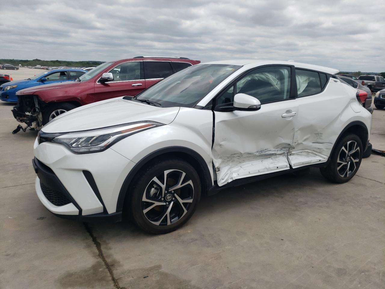 TOYOTA C-HR XLE 2022