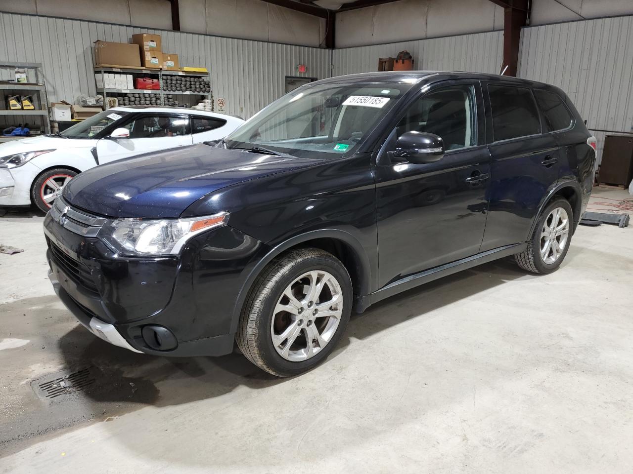 MITSUBISHI OUTLANDER 2015