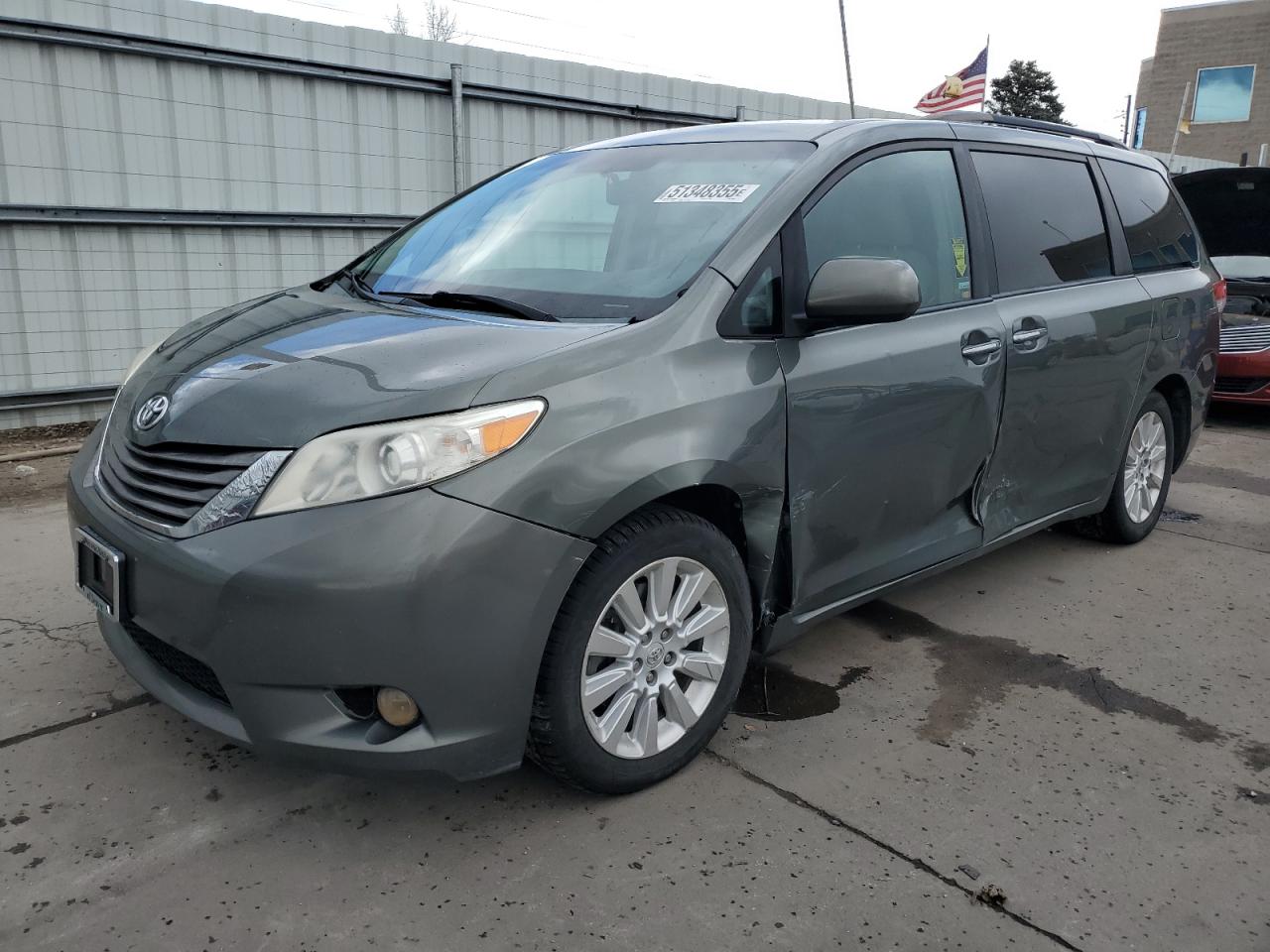TOYOTA SIENNA XLE 2011