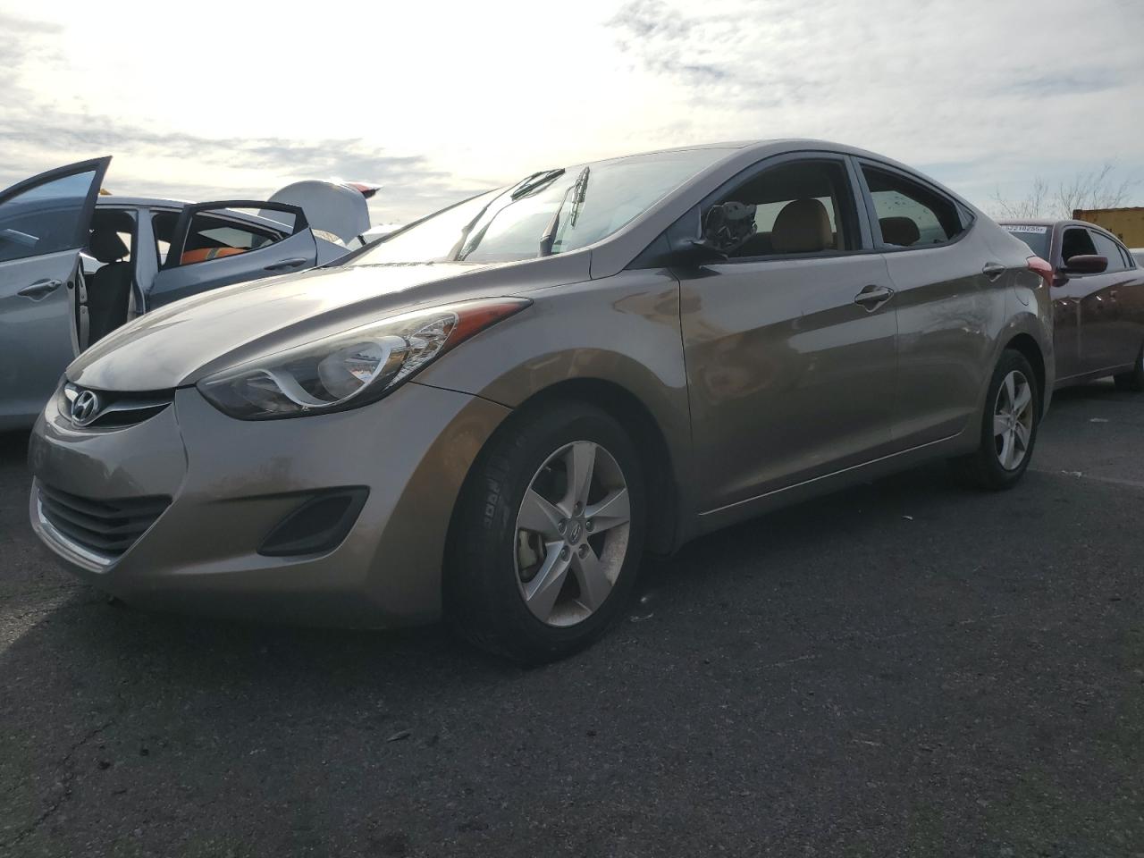 HYUNDAI ELANTRA GL 2013