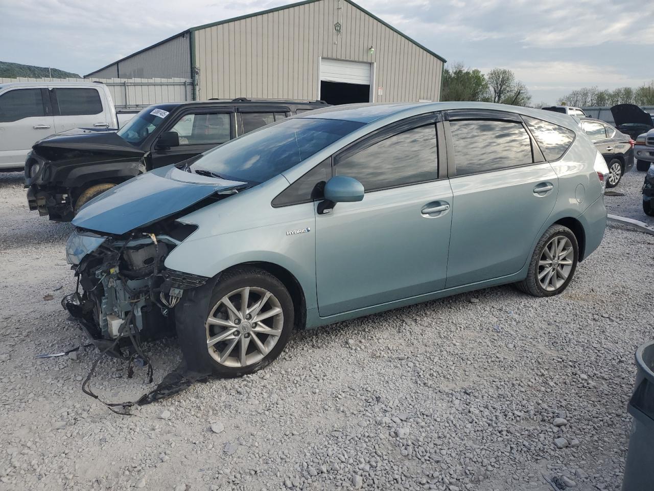 TOYOTA PRIUS V 2014