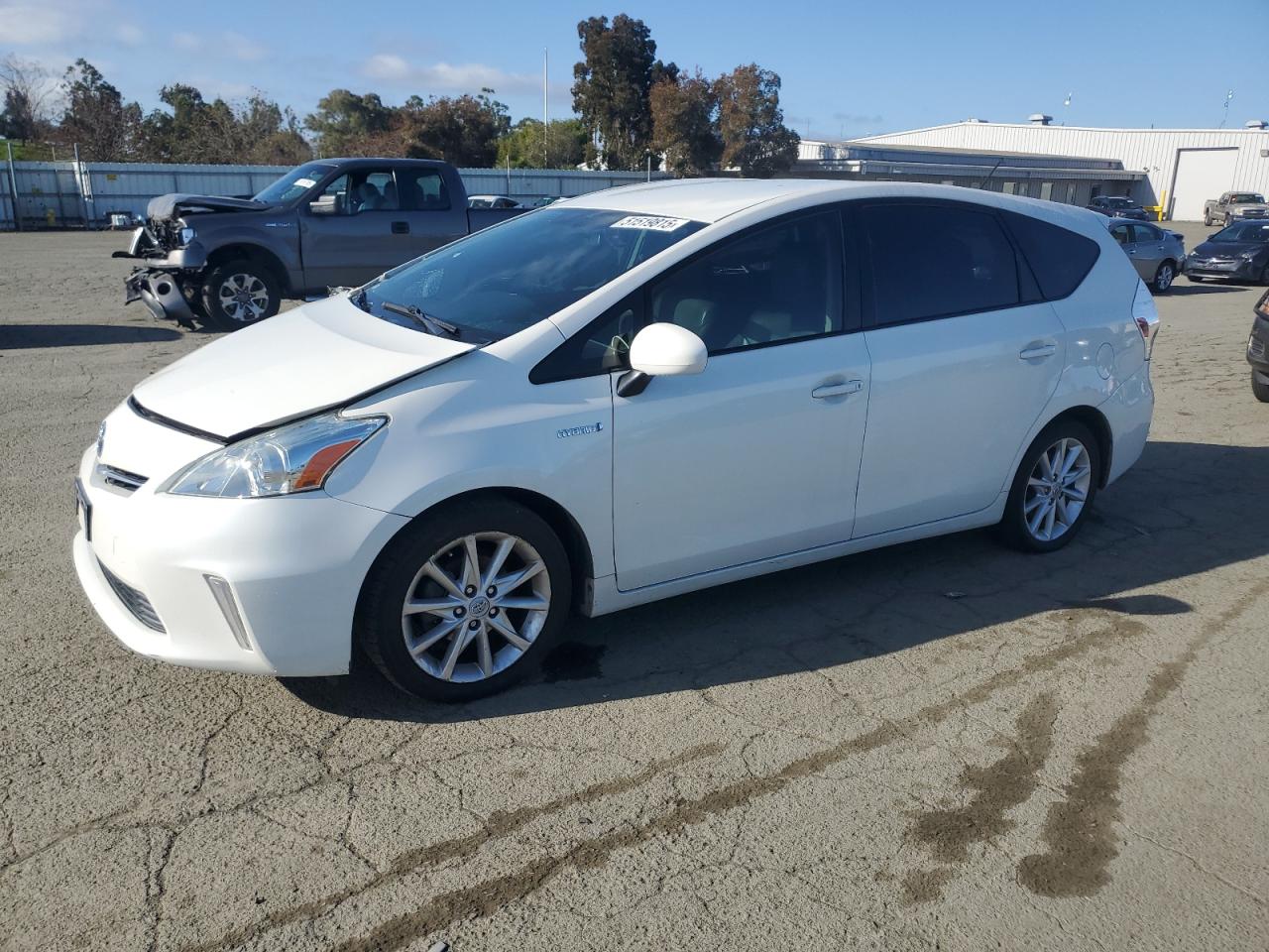 TOYOTA PRIUS V 2013