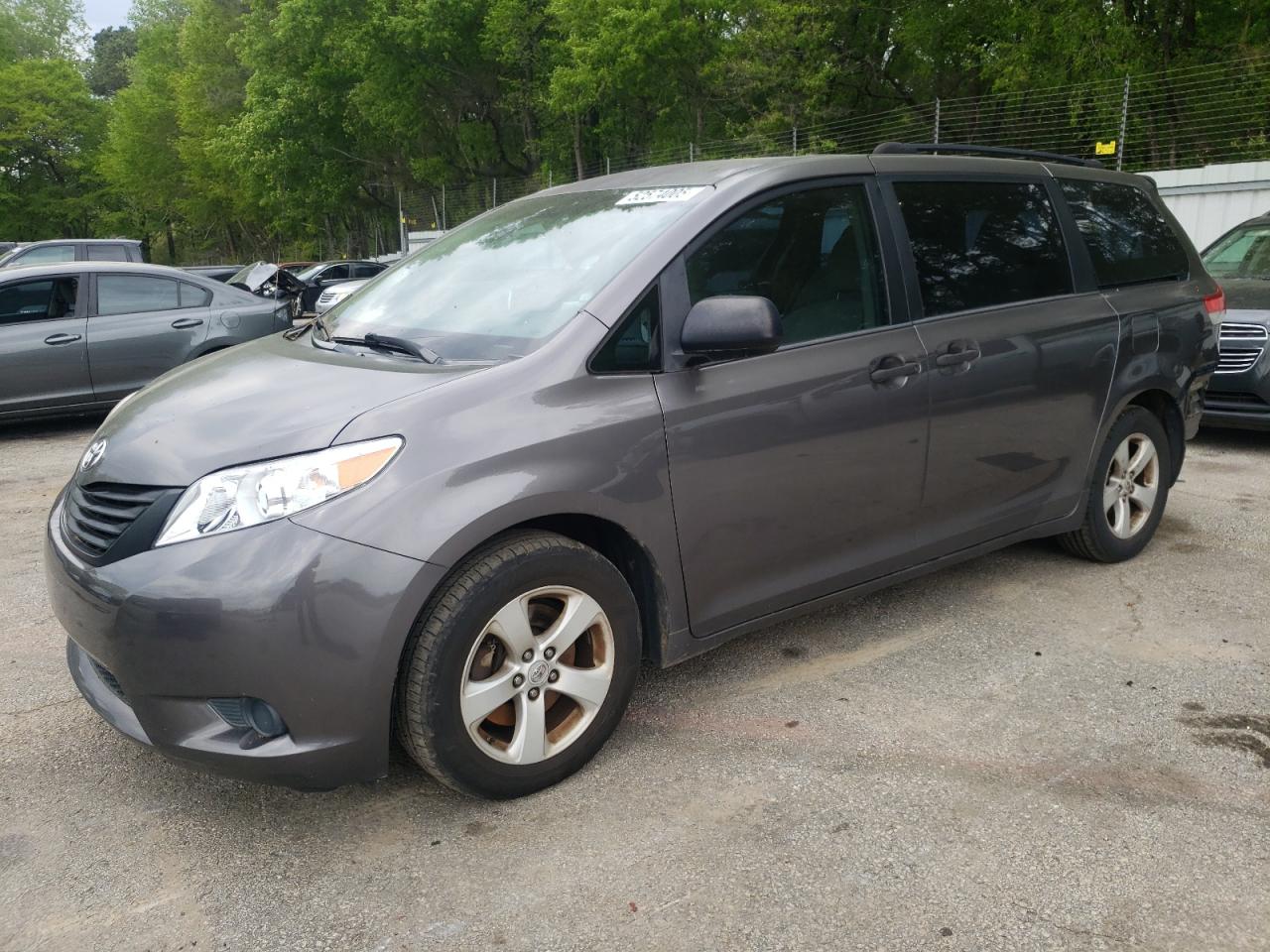 TOYOTA SIENNA 2011