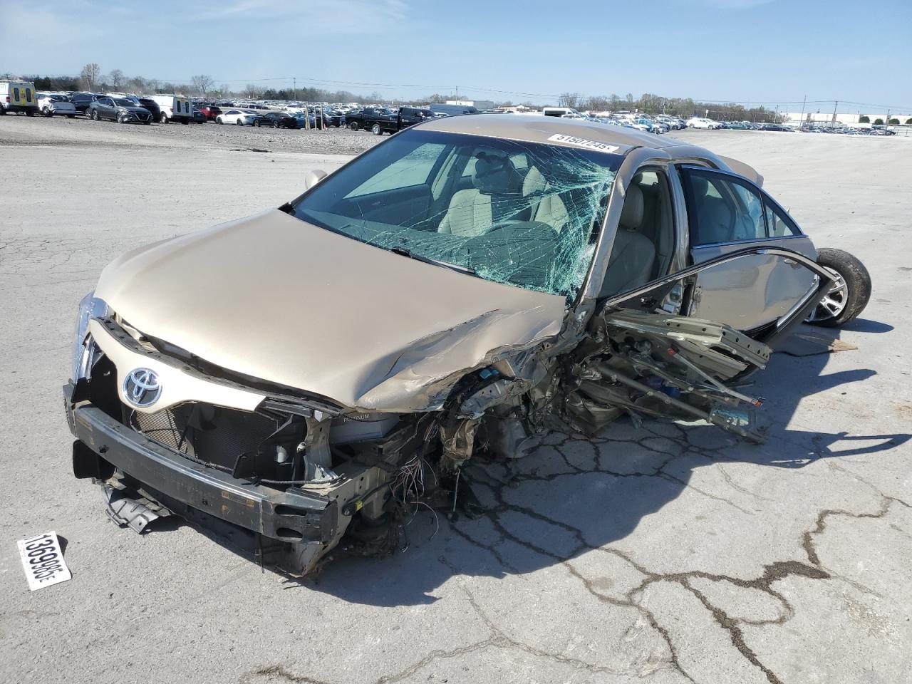 TOYOTA CAMRY BASE 2011