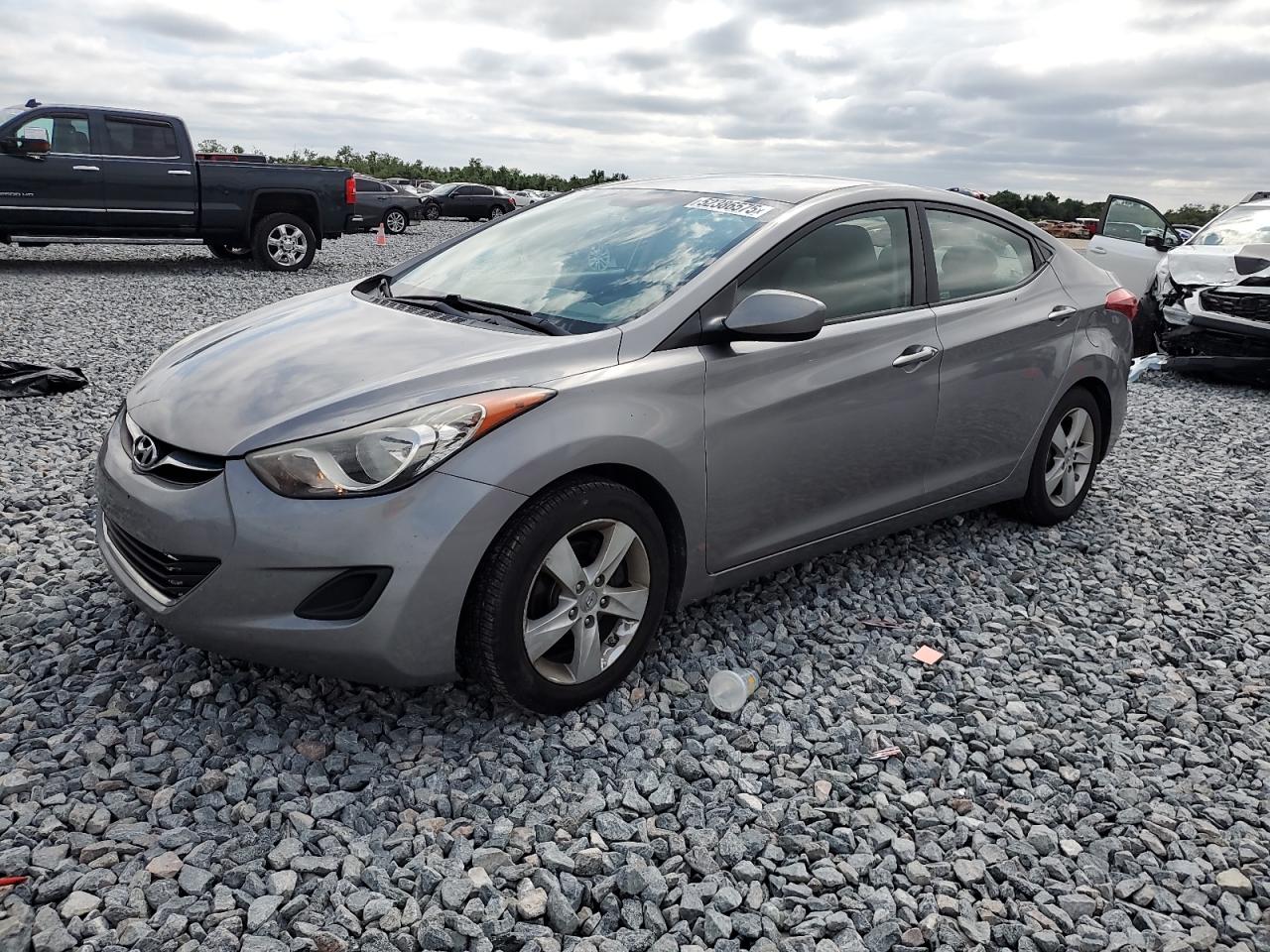 HYUNDAI ELANTRA GL 2011