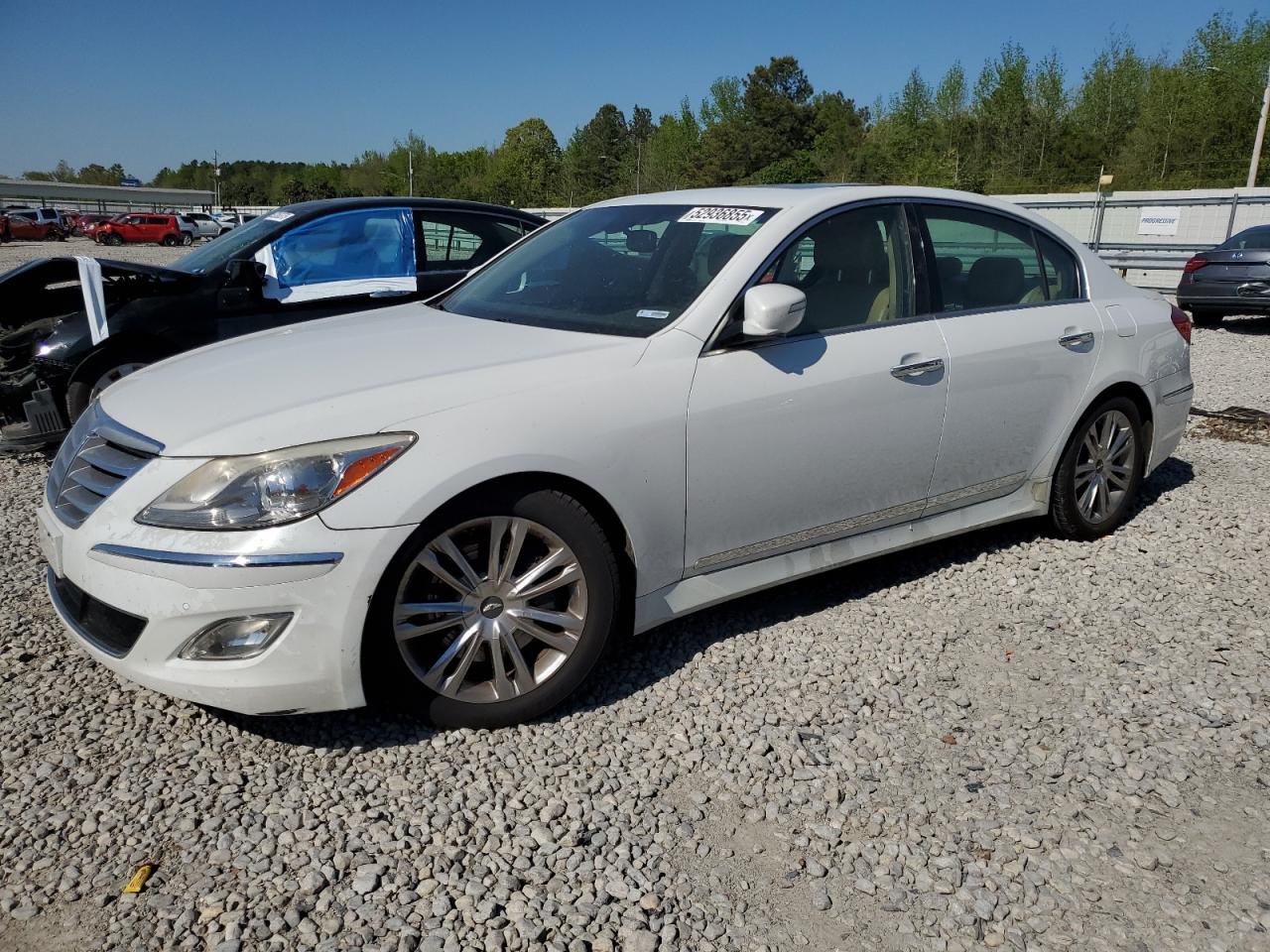 HYUNDAI GENESIS 4. 2012