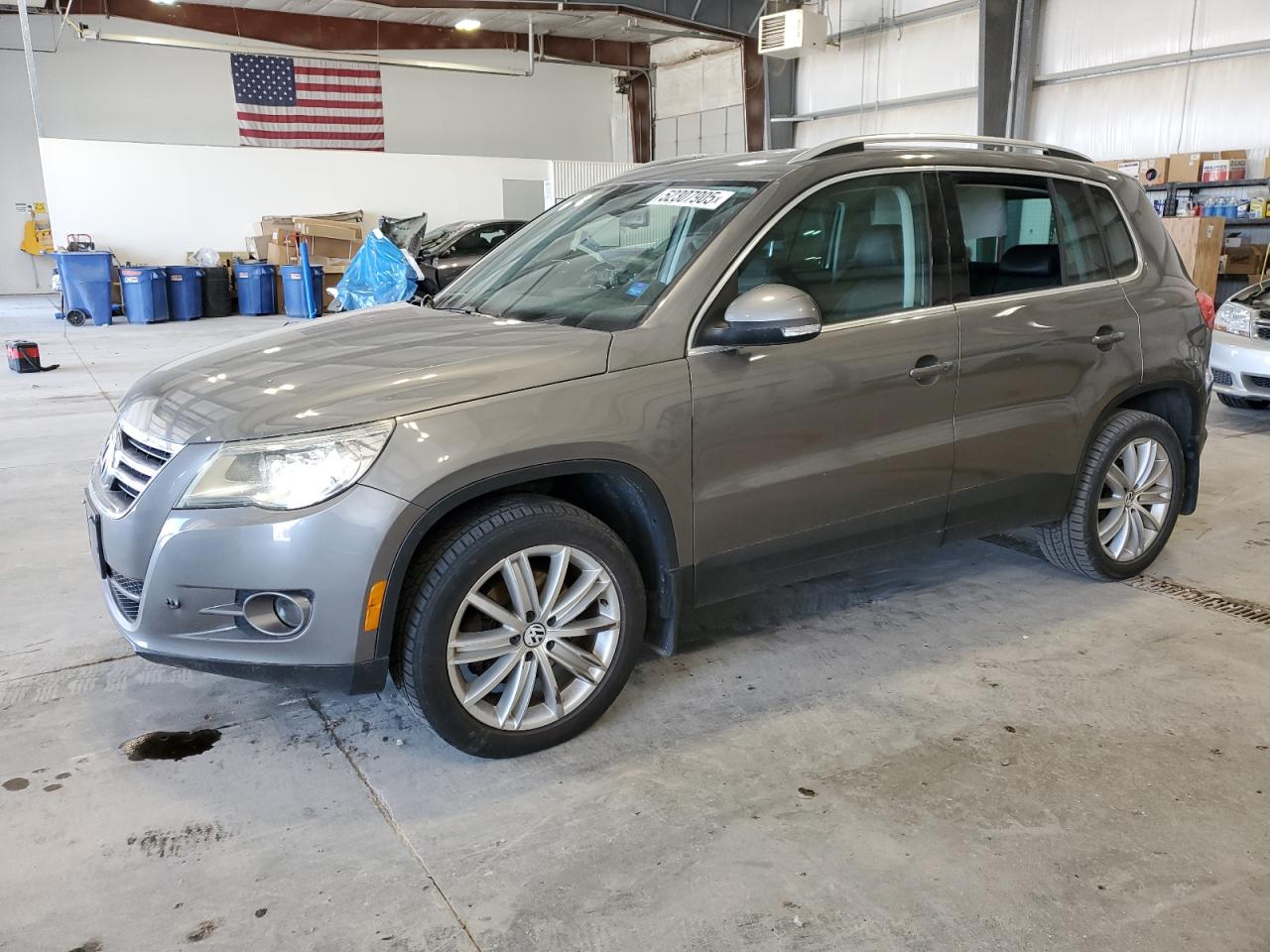 VOLKSWAGEN TIGUAN S 2011