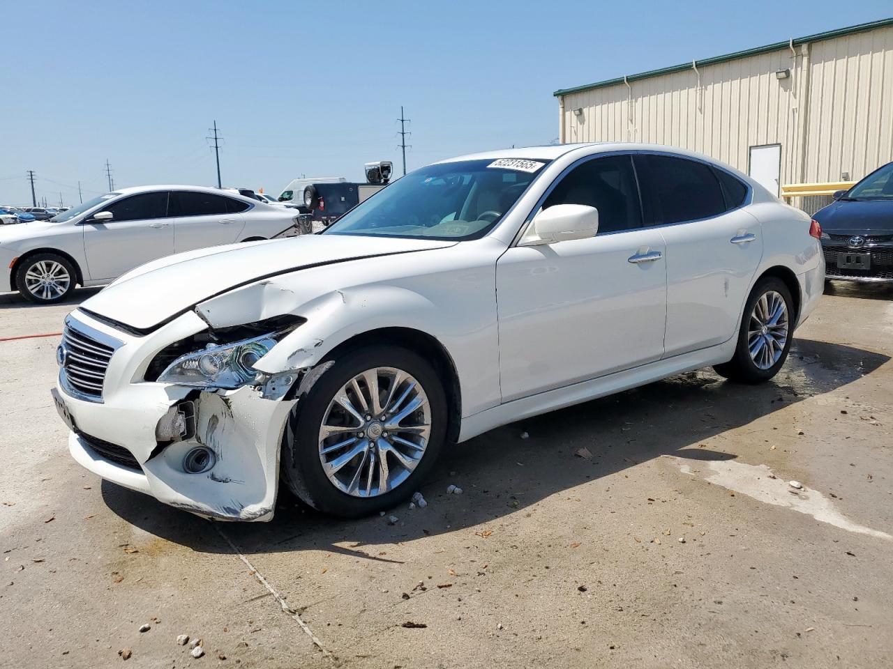 INFINITI M37 2011