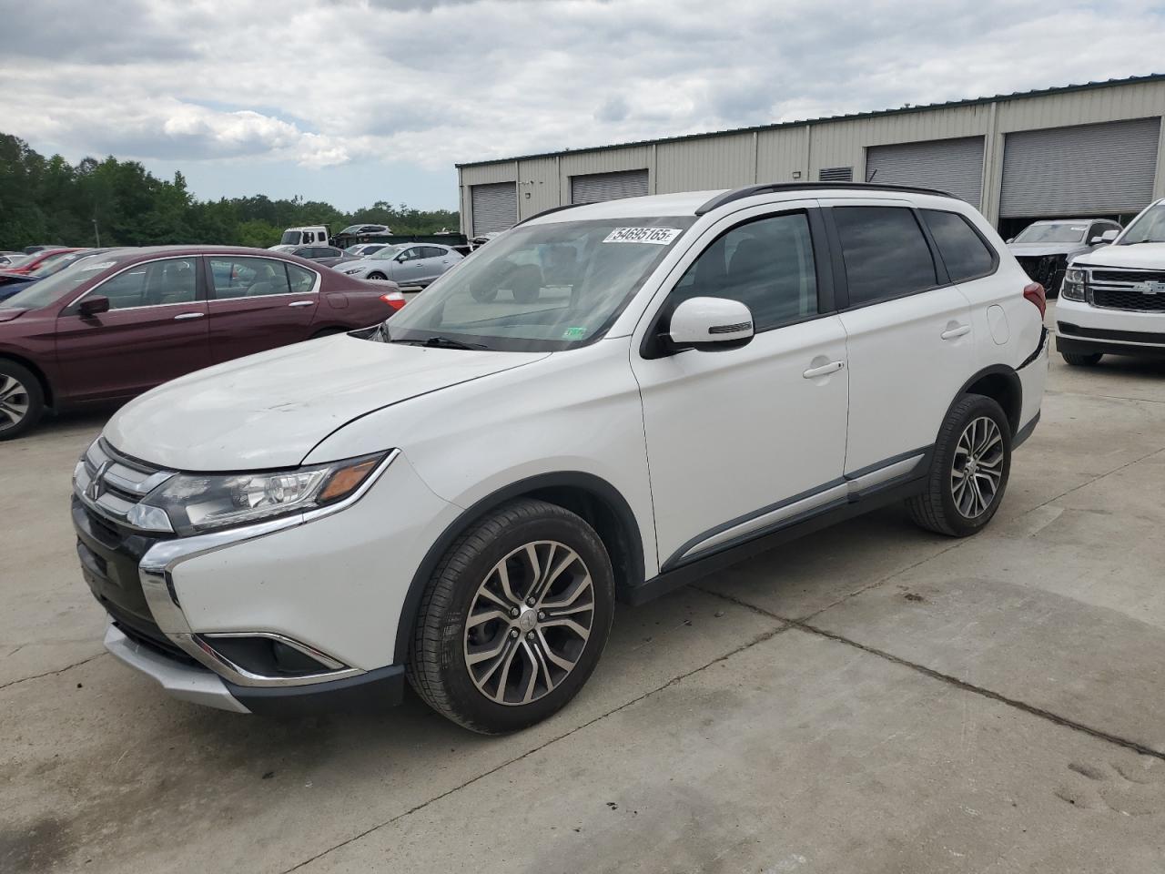 MITSUBISHI OUTLANDER 2016