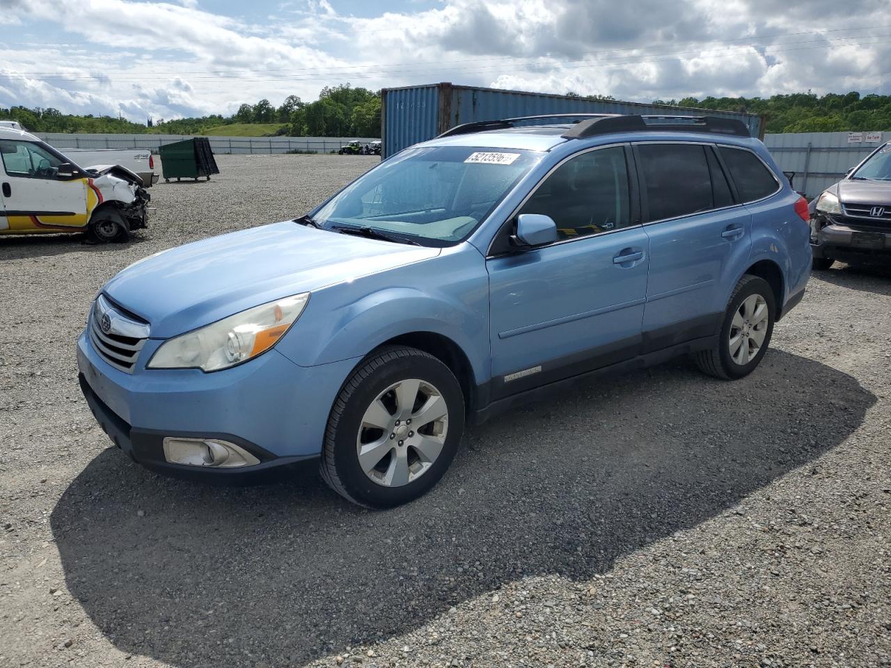 SUBARU OUTBACK 2. 2011