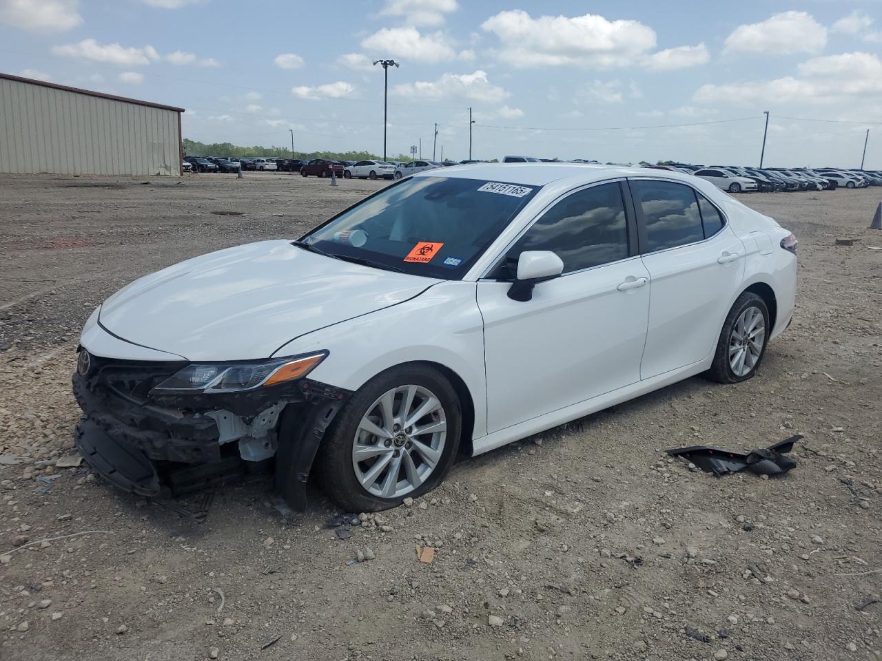 TOYOTA CAMRY LE 2021