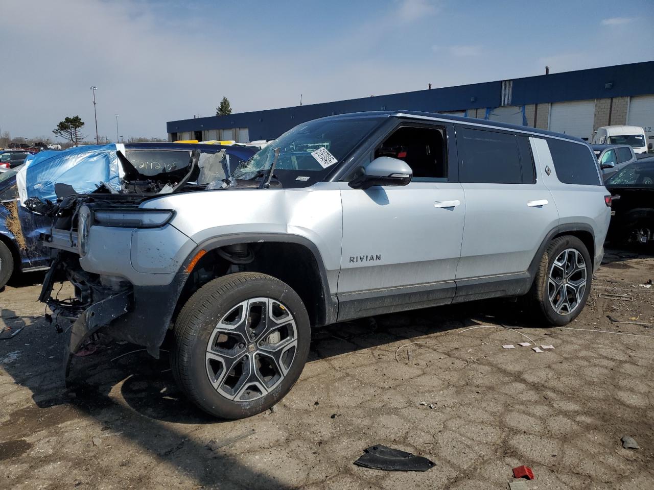 RIVIAN R1S ADVENT 2025