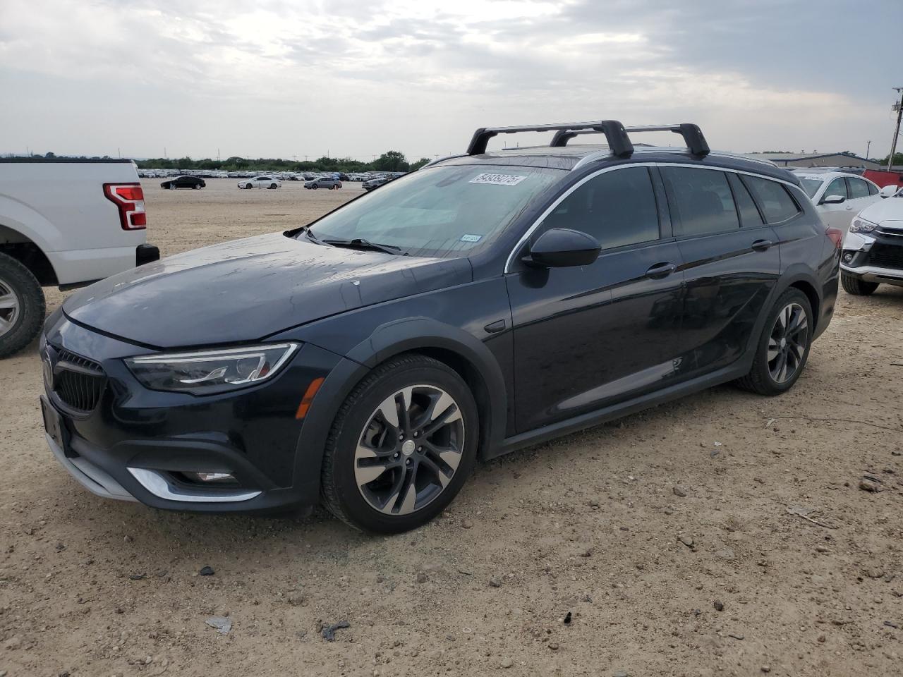 BUICK REGAL TOUR 2018